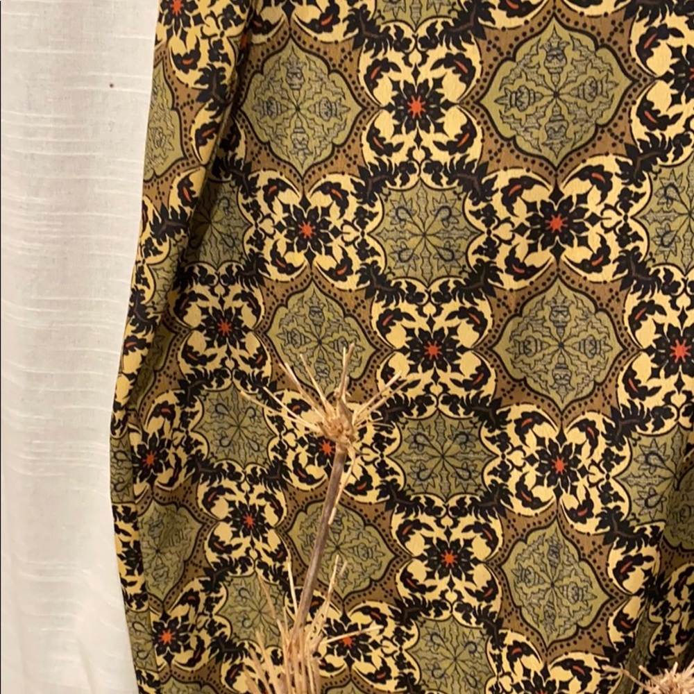 • VTG • Tribal Print Midi Skirt • - Picture 2 of 6